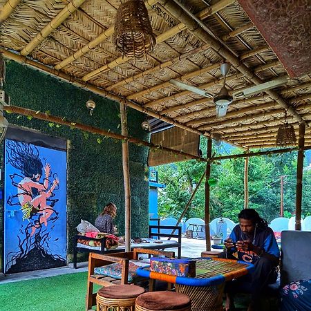 Hobbit House Hostel Рішикеш Екстер'єр фото