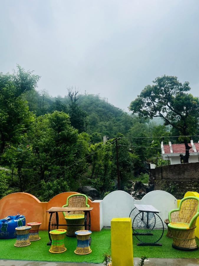 Hobbit House Hostel Рішикеш Екстер'єр фото